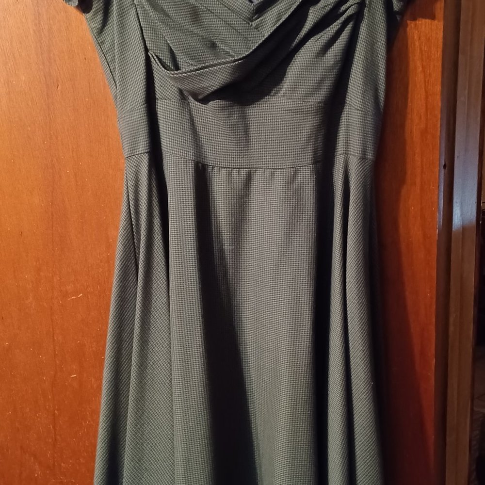 50's Inspired Olive Green Swing Dress w/ Sweetheart Neckline